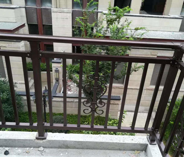 標準陽台護欄（lán）